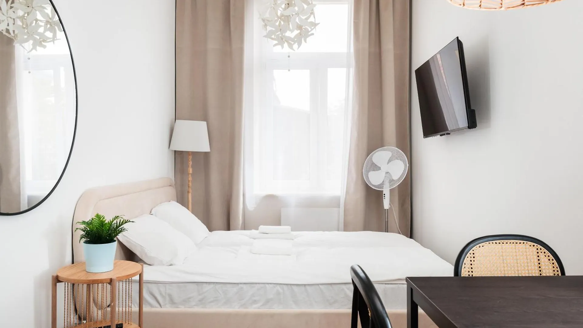 Comfort Central Studio - By Upstairs Krakow Apartment